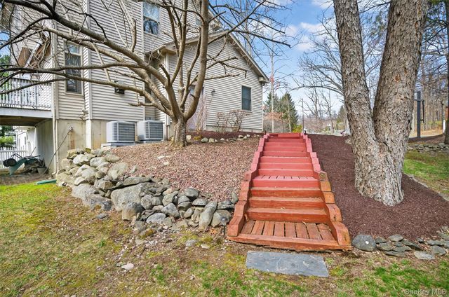 5 Quaker Mill Run, Florida, NY 10921