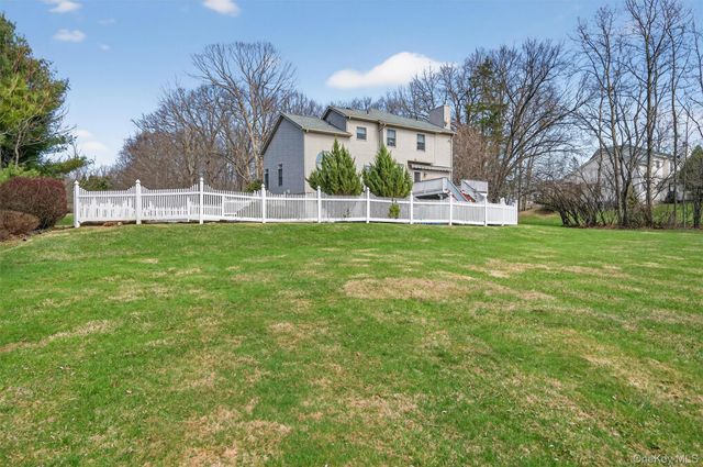 5 Quaker Mill Run, Florida, NY 10921