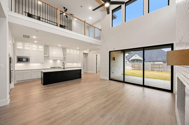 734 Platinum Stone Lane, Pinehurst, TX 77362