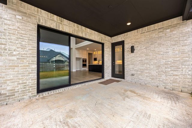 734 Platinum Stone Lane, Pinehurst, TX 77362