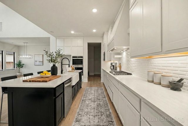 734 Platinum Stone Lane, Pinehurst, TX 77362