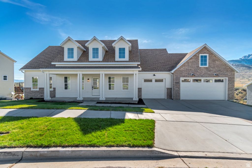 Image 1 of property listing at 1351 E MAPLE CIR, Santaquin, UT 84655