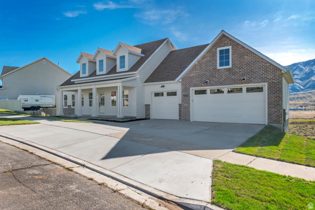 Image 2 of property listing at 1351 E MAPLE CIR, Santaquin, UT 84655