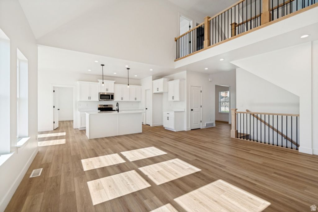 Image 12 of property listing at 1351 E MAPLE CIR, Santaquin, UT 84655