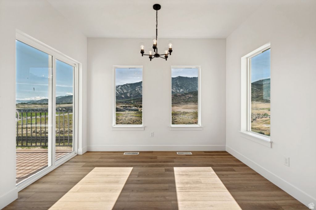 Image 15 of property listing at 1351 E MAPLE CIR, Santaquin, UT 84655