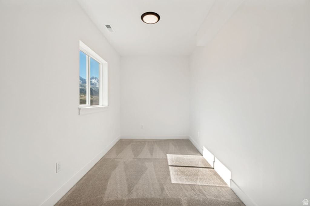 Image 33 of property listing at 1351 E MAPLE CIR, Santaquin, UT 84655