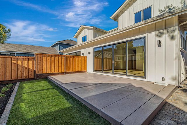 1460 Kentfield Avenue, Redwood City, CA 94061