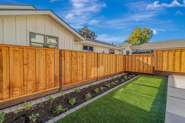 1460 Kentfield Avenue, Redwood City, CA 94061