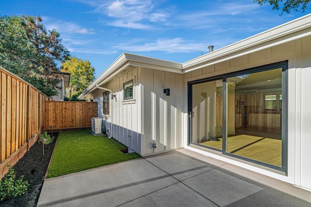 1460 Kentfield Avenue, Redwood City, CA 94061