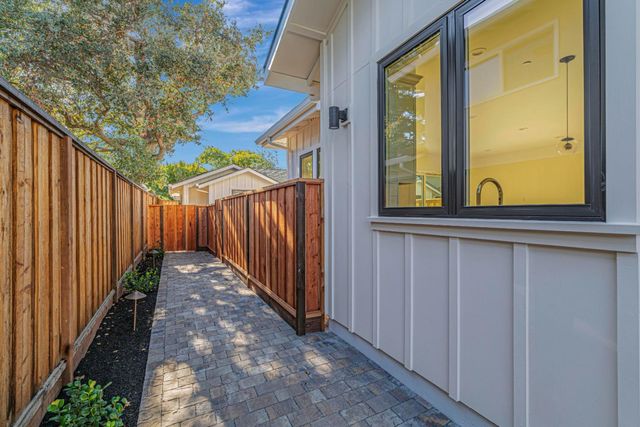 1460 Kentfield Avenue, Redwood City, CA 94061