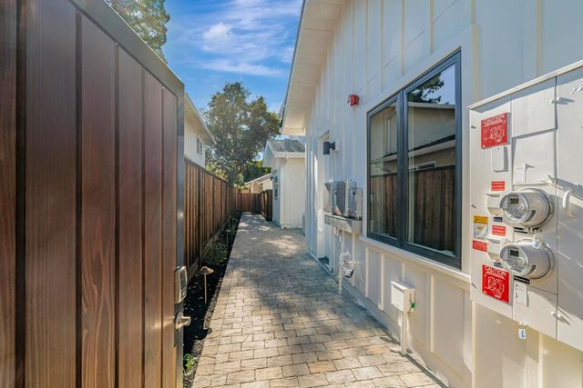 1460 Kentfield Avenue, Redwood City, CA 94061