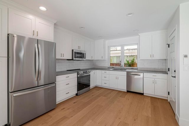 1460 Kentfield Avenue, Redwood City, CA 94061