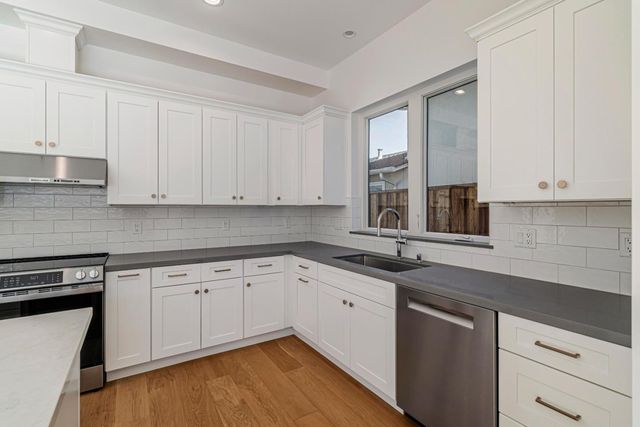 1460 Kentfield Avenue, Redwood City, CA 94061