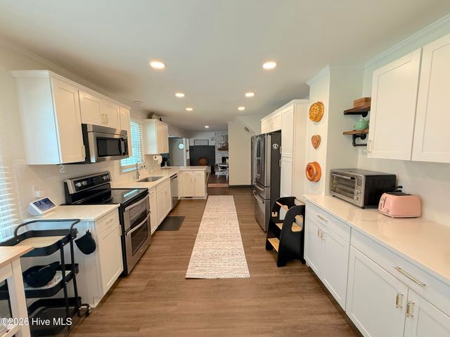 102 E Baywood Lane, Greenville, NC 27834