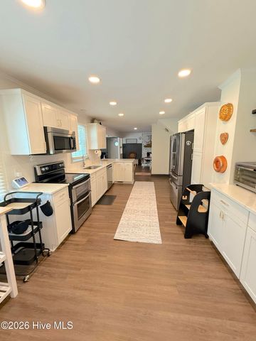 102 E Baywood Lane, Greenville, NC 27834