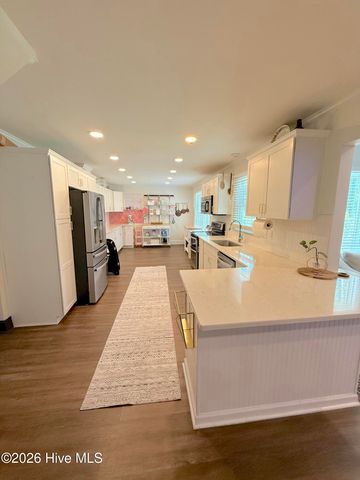 102 E Baywood Lane, Greenville, NC 27834
