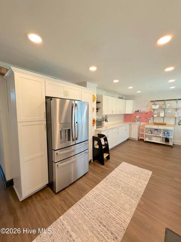 102 E Baywood Lane, Greenville, NC 27834