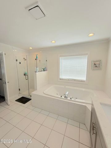 102 E Baywood Lane, Greenville, NC 27834