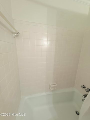 102 E Baywood Lane, Greenville, NC 27834