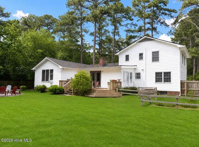 102 E Baywood Lane, Greenville, NC 27834