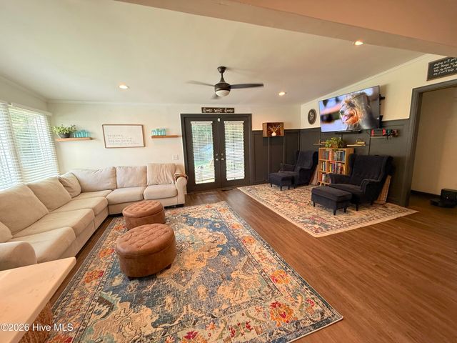 102 E Baywood Lane, Greenville, NC 27834