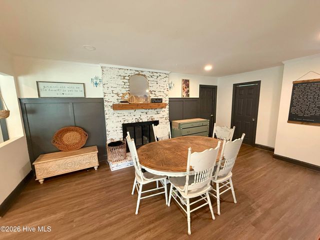 102 E Baywood Lane, Greenville, NC 27834