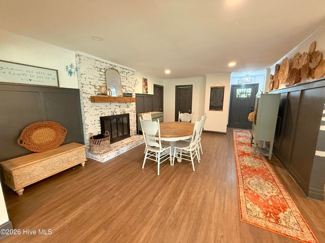 102 E Baywood Lane, Greenville, NC 27834