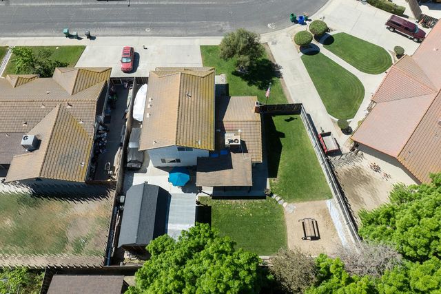 20292 Coral Cir, Hilmar, CA 95324