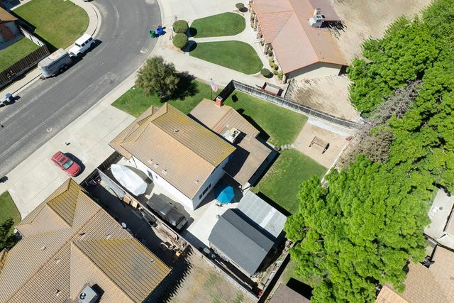 20292 Coral Cir, Hilmar, CA 95324