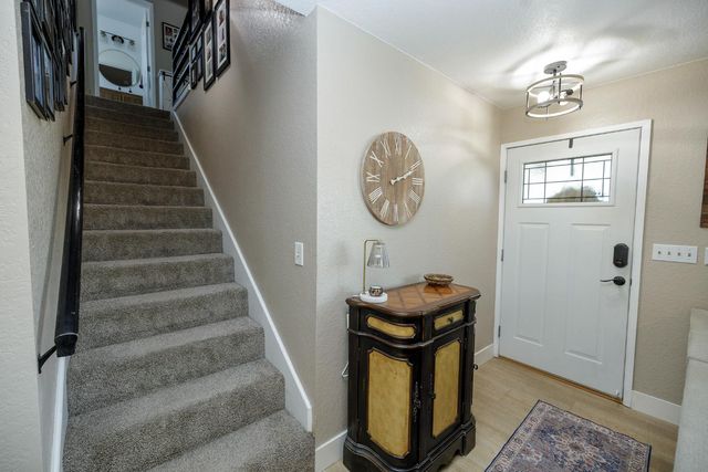 20292 Coral Cir, Hilmar, CA 95324