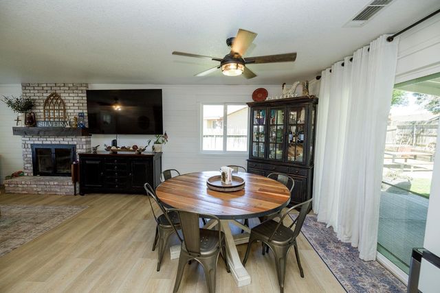 20292 Coral Cir, Hilmar, CA 95324