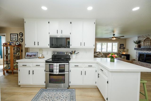 20292 Coral Cir, Hilmar, CA 95324