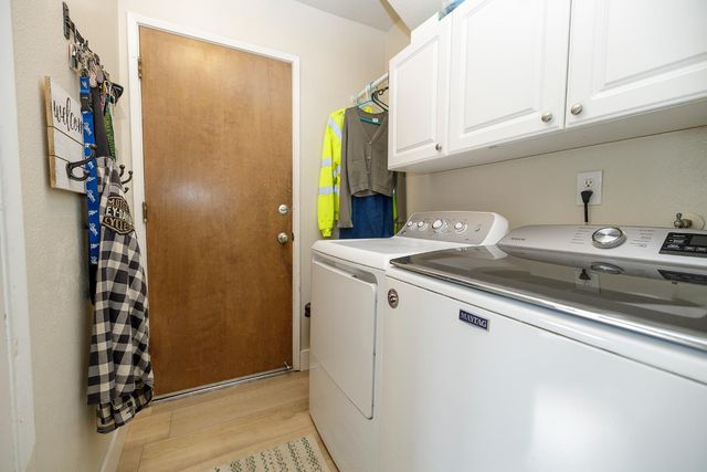 20292 Coral Cir, Hilmar, CA 95324