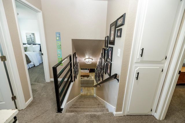 20292 Coral Cir, Hilmar, CA 95324