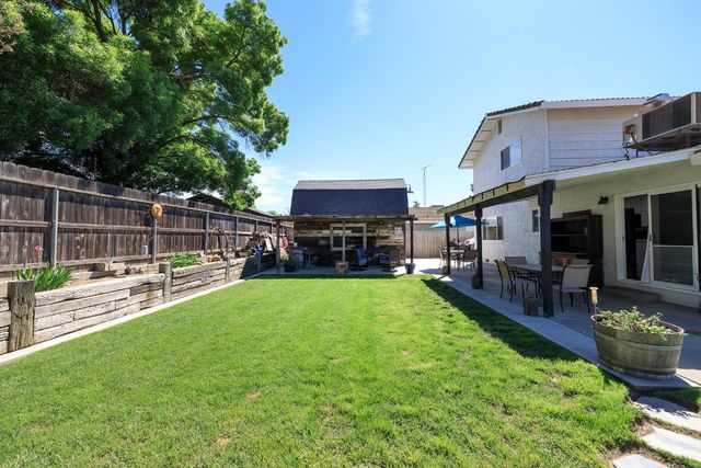 20292 Coral Cir, Hilmar, CA 95324