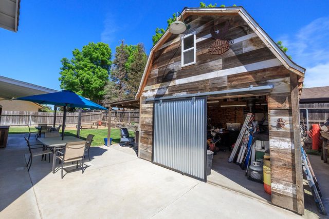 20292 Coral Cir, Hilmar, CA 95324