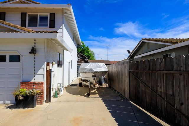 20292 Coral Cir, Hilmar, CA 95324