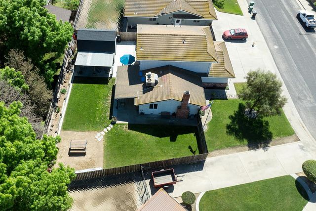 20292 Coral Cir, Hilmar, CA 95324