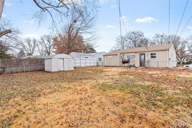 2265 Grants Parkway, Florissant, MO 63031