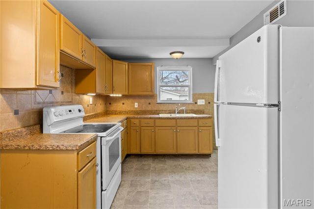 2265 Grants Parkway, Florissant, MO 63031