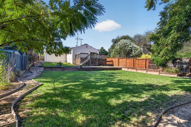 8775 Sunset Ave, Fair Oaks, CA 95628