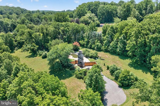 4956 CHESTNUT RD, Center Valley, PA 18034