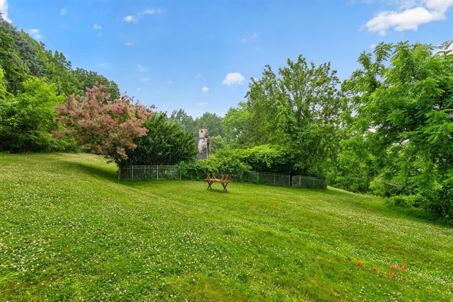 4956 CHESTNUT RD, Center Valley, PA 18034