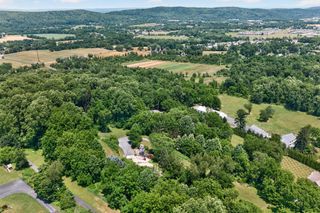 4956 CHESTNUT RD, Center Valley, PA 18034