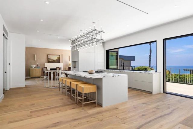 1506 Summit Ave, Cardiff By The Sea, CA 92007