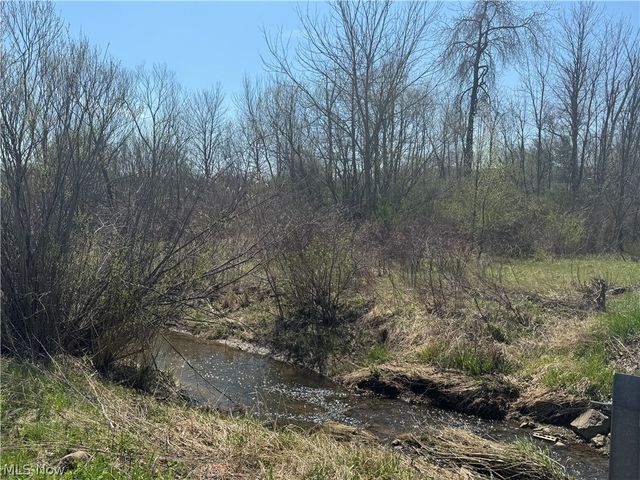 2719 Columbiana Road, New Springfield, OH 44443