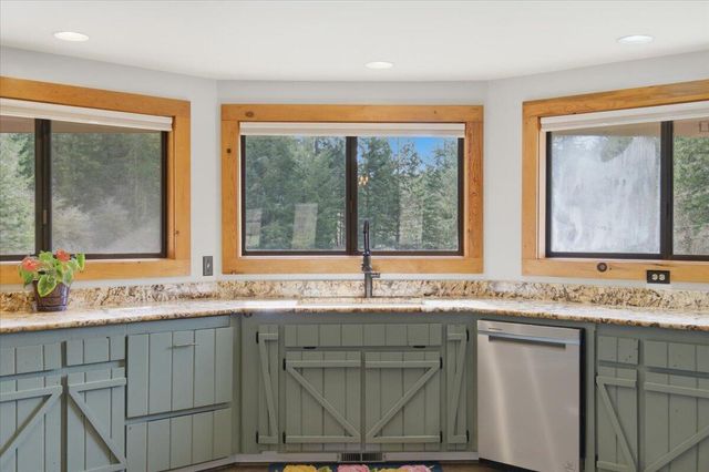 40875 Peoples Drive, Lebanon, OR 97355