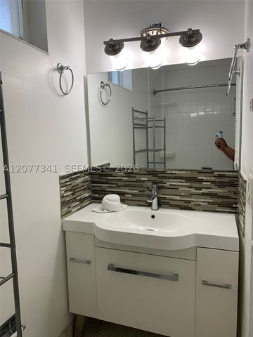 664 Bird Rd Rear, Coral Gables, FL 33146