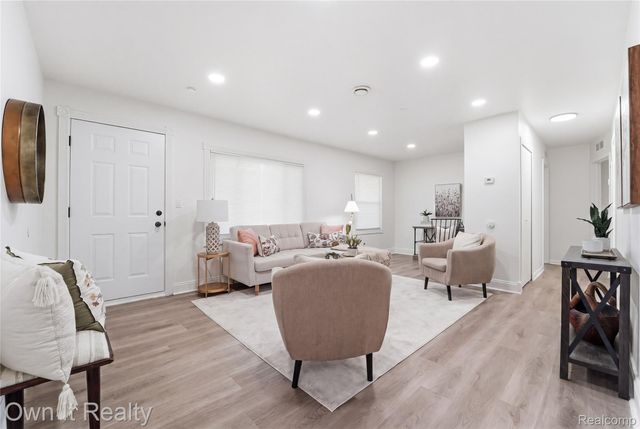 2956 James Road, Auburn Hills, MI 48326