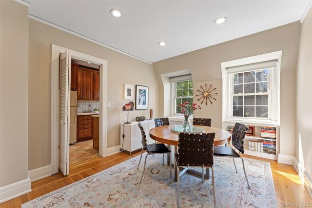 2 Alden Place 4D, Bronxville, NY 10708